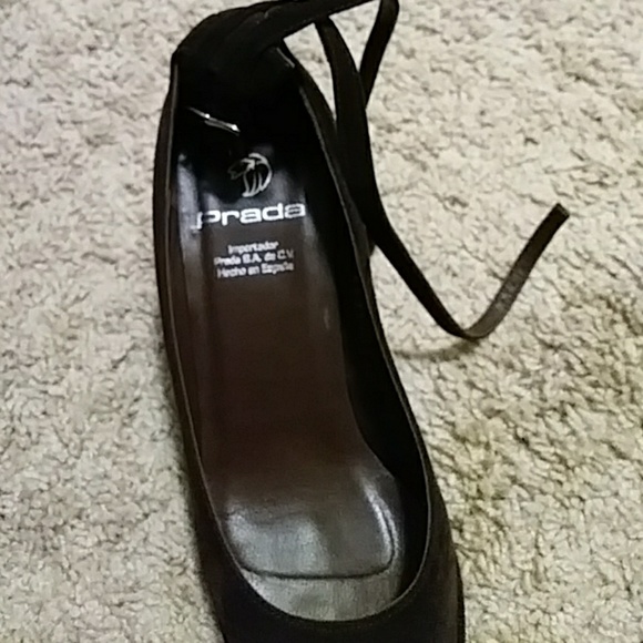 Shoes - Picture 3 of 6
